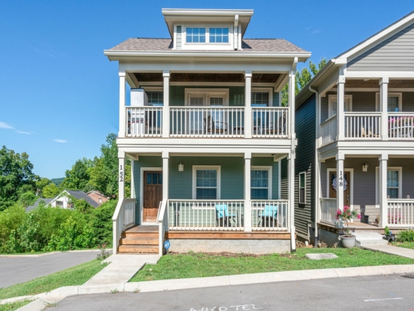 Nashville homes for sale with a corner lot, Nashville homes for sale with a large kitchen under $250,000, Nashville homes for sale in neighborhoods with low crime rates, Nashville homes for sale with a formal dining room,
