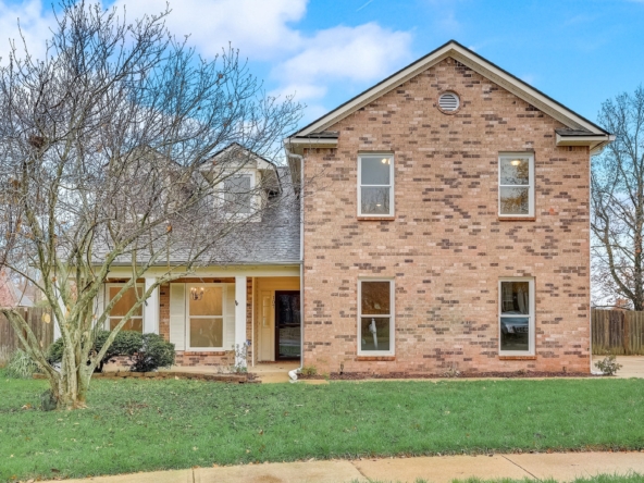 Nashville homes for sale with a screened-in pool, Nashville homes for sale with a Jacuzzi, Nashville homes for sale with a sauna, Nashville homes for sale with a steam room.