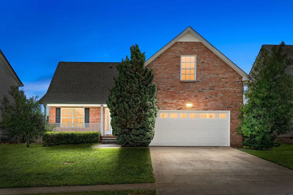 Nashville homes for sale in quiet neighborhoods, Nashville homes for sale with open floor plans under $250,000, Nashville homes for sale with a deck or patio, Nashville homes for sale with updated kitchens, Nashville homes for sale with a view, Nashville homes for sale with a master suite under $250,000